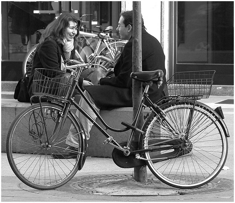 ..le biciclette abbandonate e poi...che bello star con te...