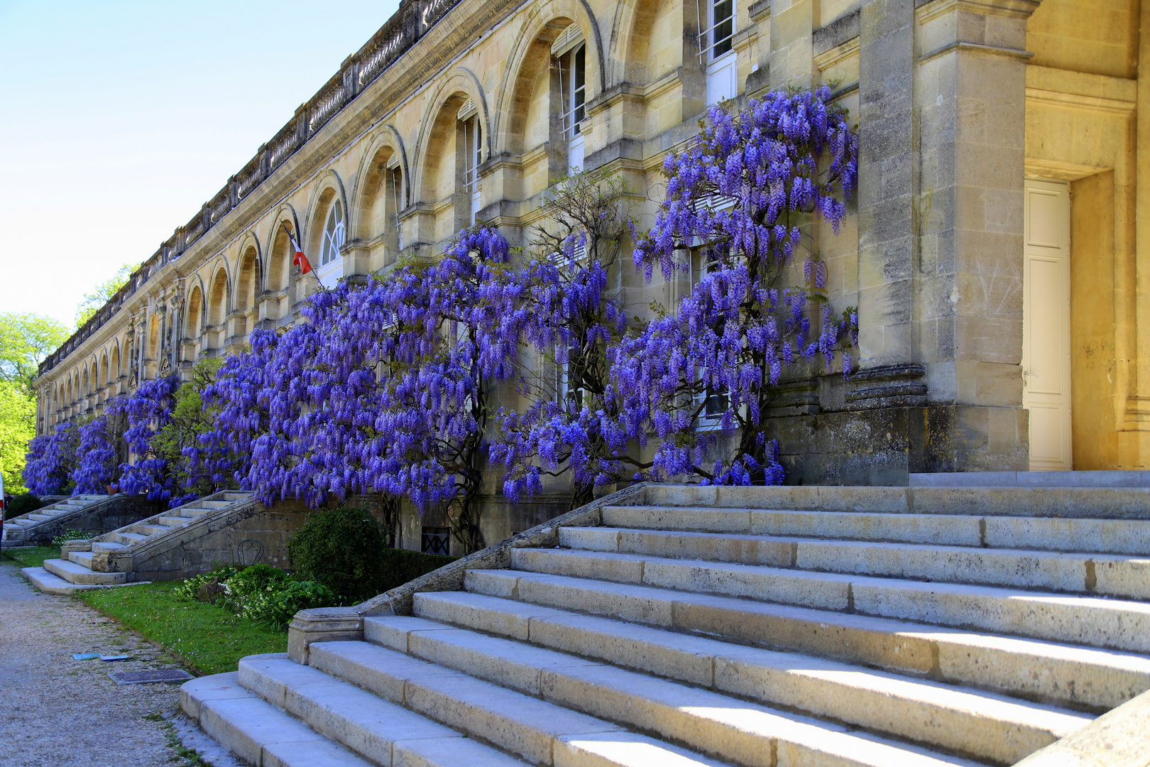 le bâtiment central du jardin public de Bordeaux