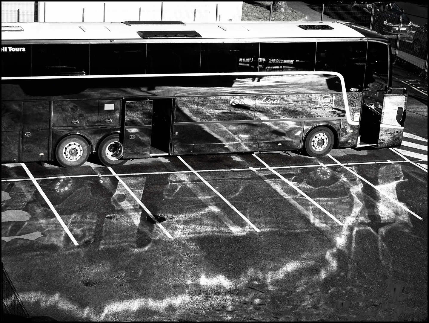 Le bus un matin après la pluie