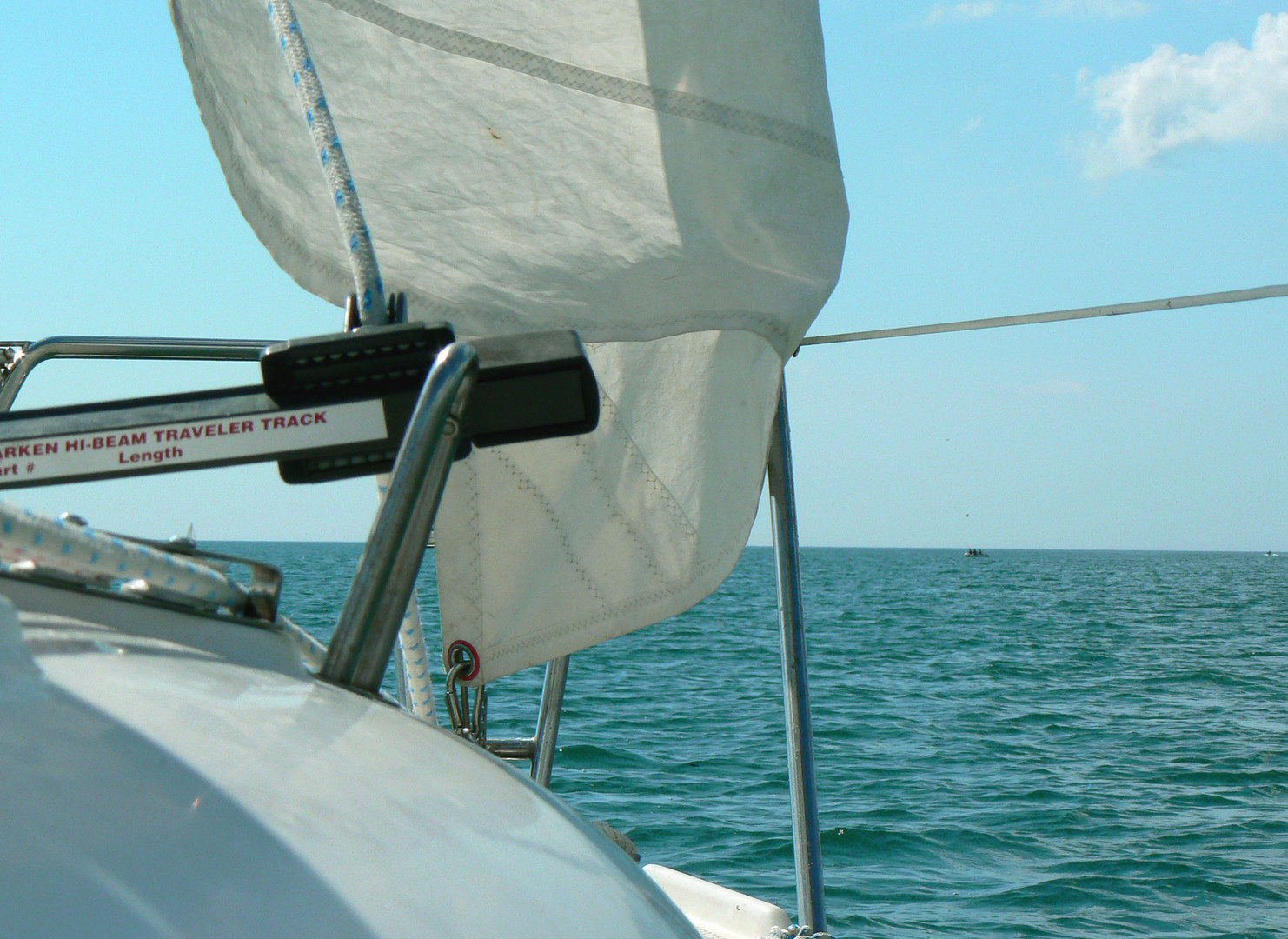 Le calme après la tempête........Hissons  haut la grand-voile...