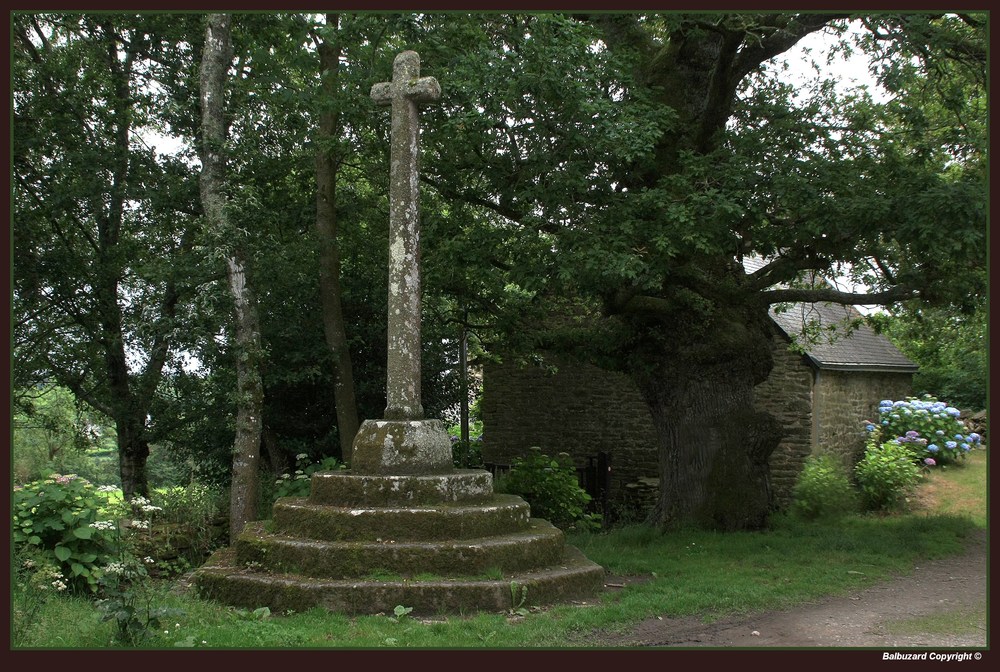 " Le calvaire de la chapelle de Trémalo à Pont Aven "