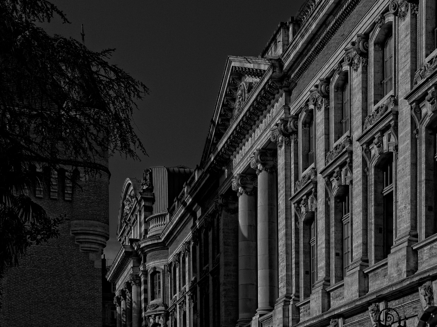 Le Capitole sous la pleine lune (nuit américaine).