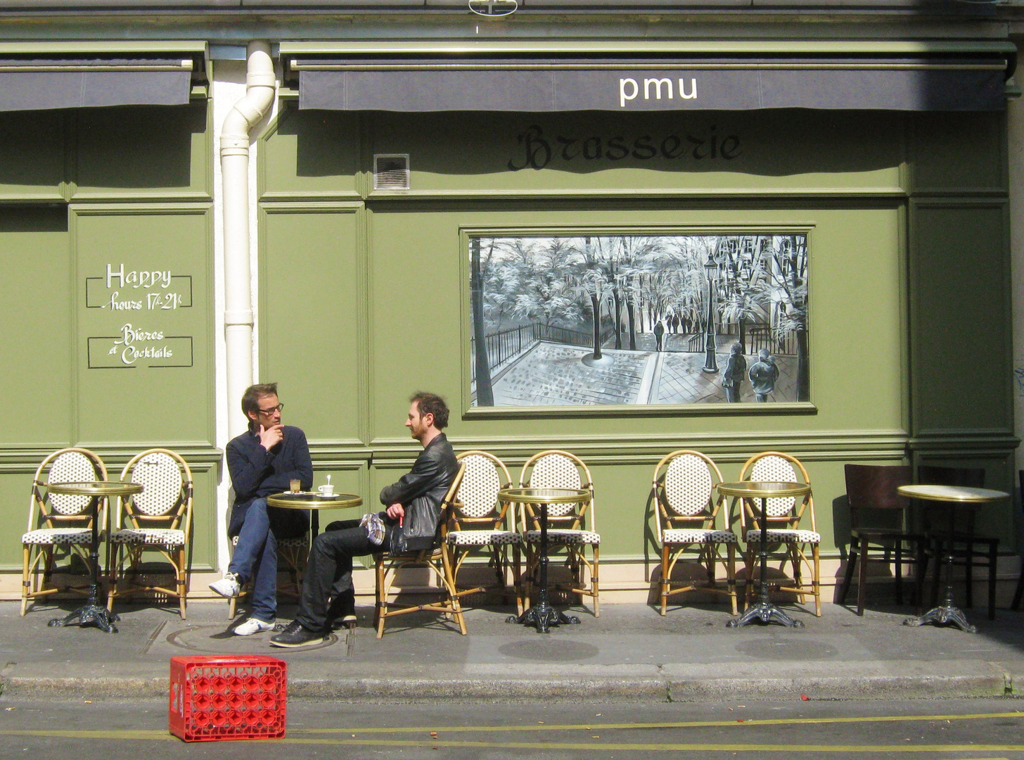 le casier est en livraison rue Montcalm Paris 18 ième