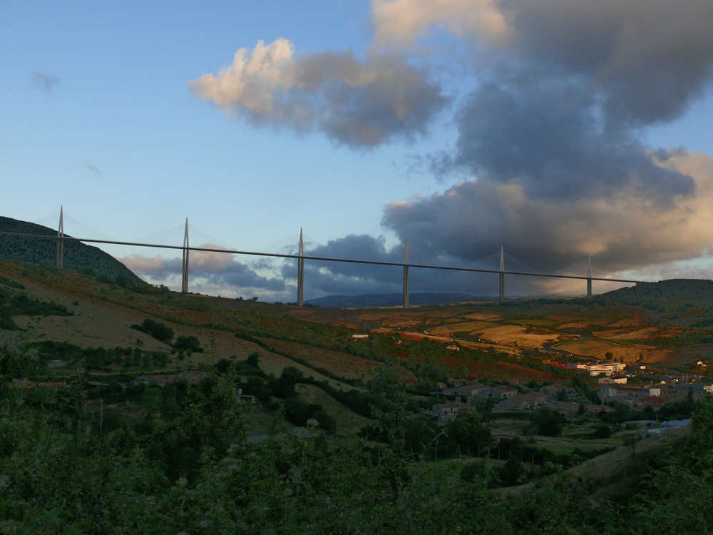 le célèbre viaduc de Millau