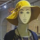 Le chapeau jaune