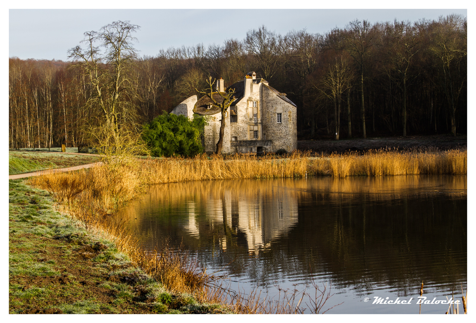 Le Chateau De La Chasse Aux Aurores