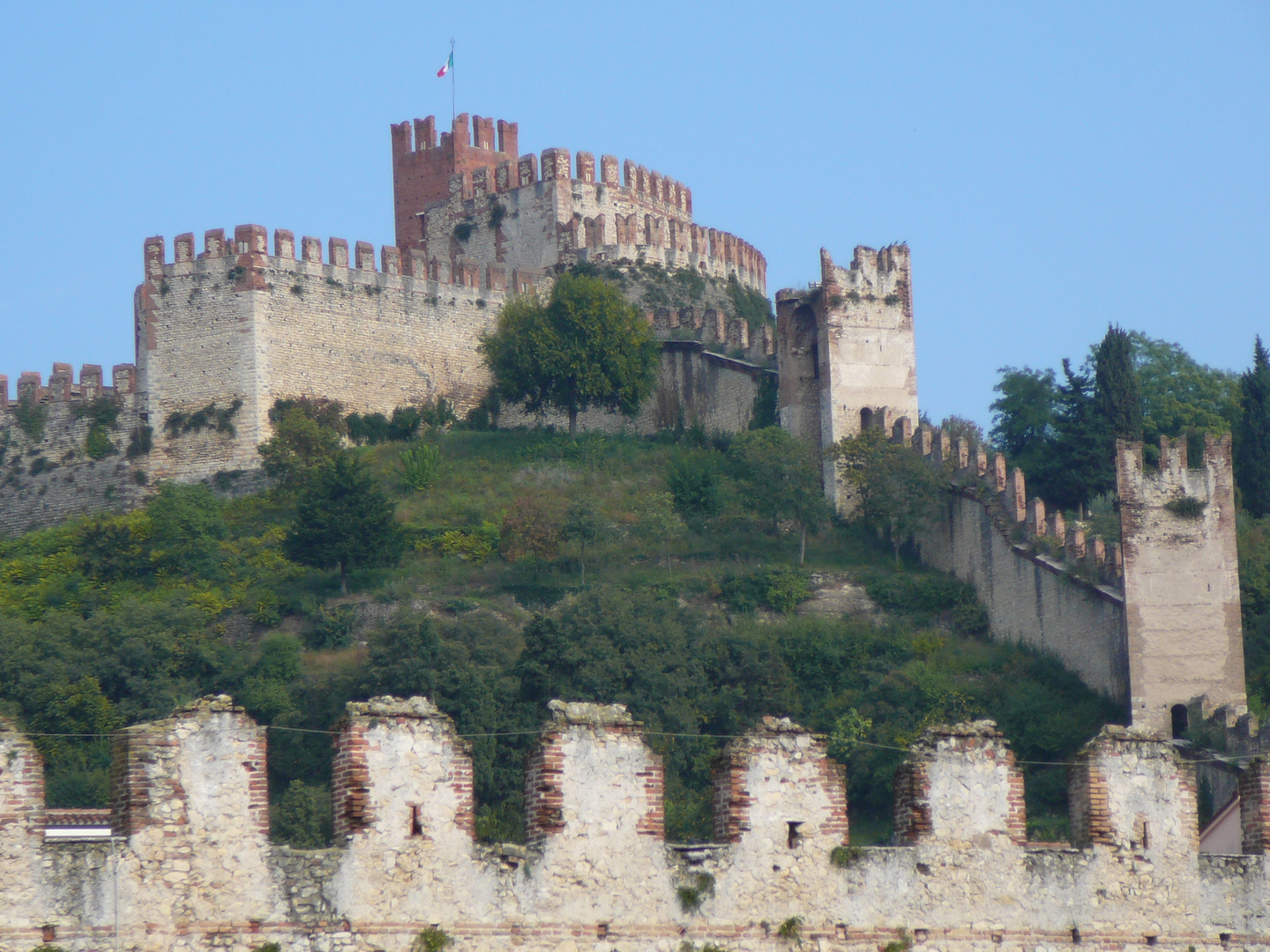 le chateau de Scaligero en Italie ( Soave )