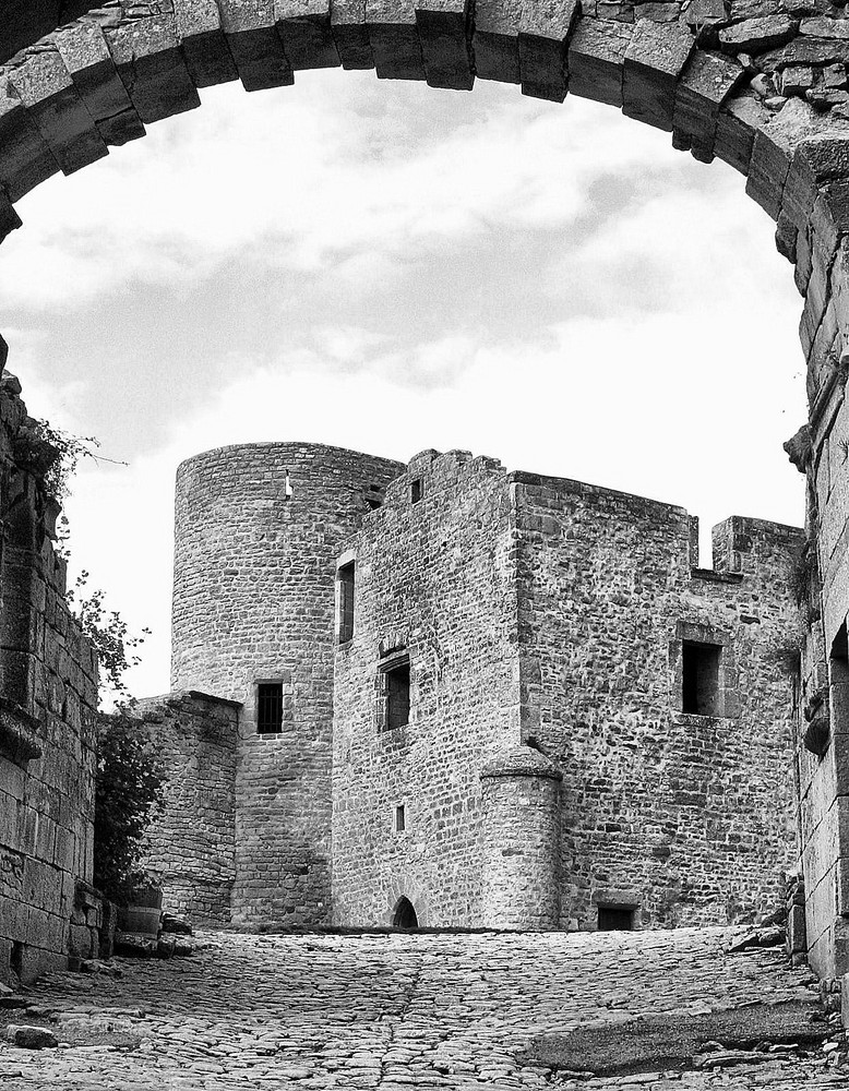 LE CHATEAU FORT DE SEVERAC LE CHATEAU AVEYRON