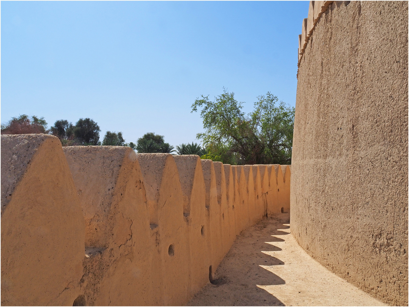 Le chemin de ronde du fort central