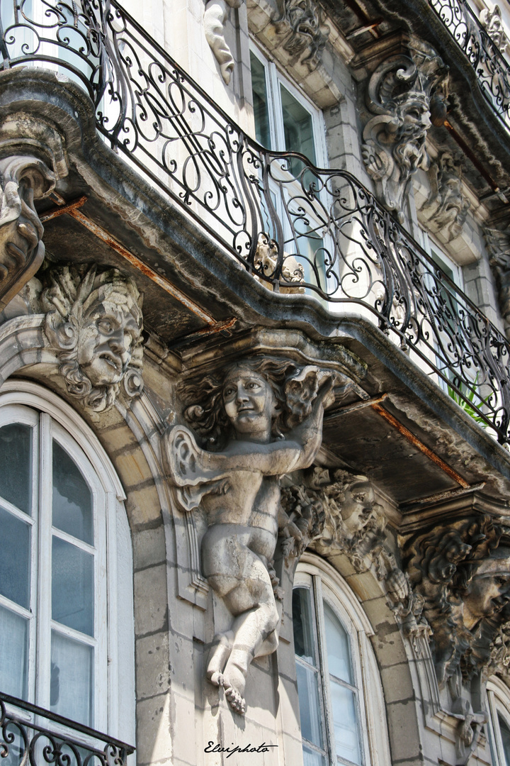 Le chérubin porteur de balcon 