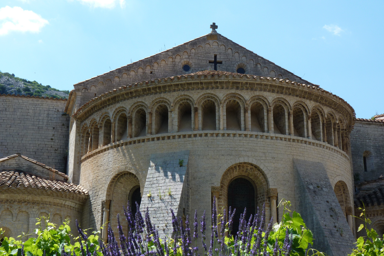 Le chevet de Saint-Guilhem.