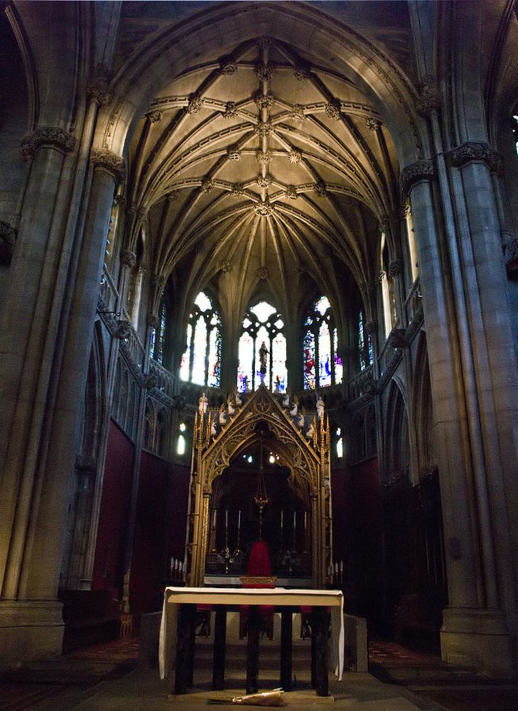  Le Choeur de l’Eglise Notre-Dame des martyrs Anglais  --  Cambridge
