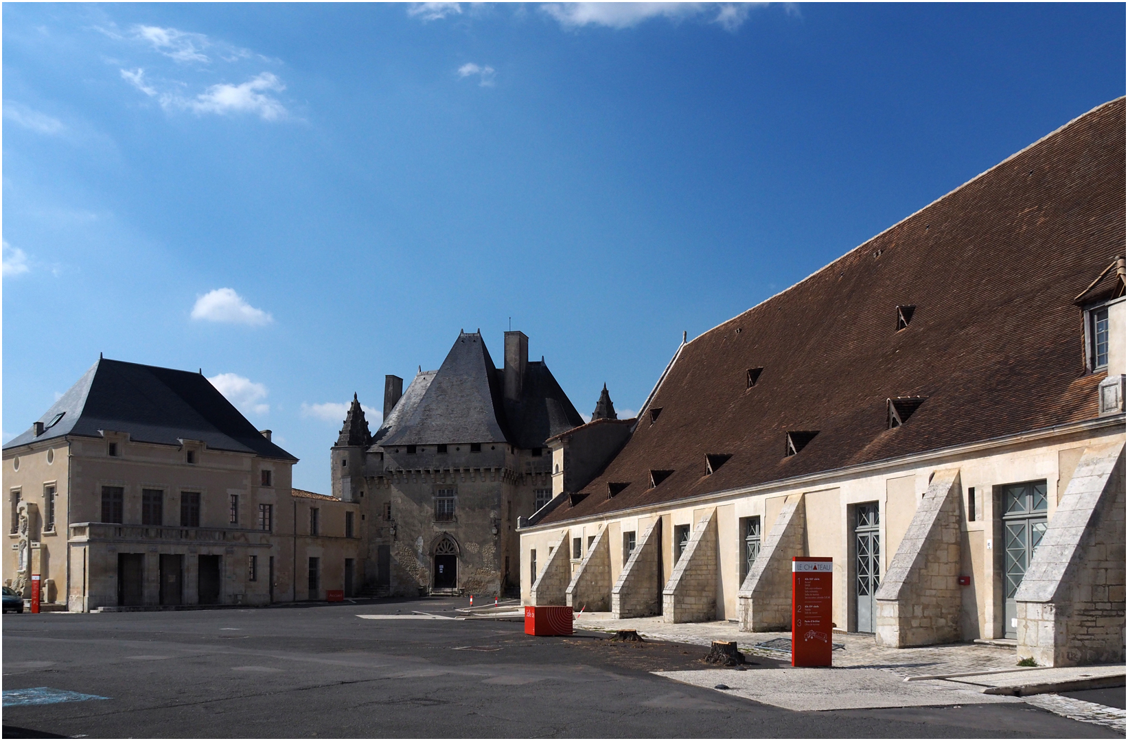 Le Château de Barbezieux Saint-Hilaire