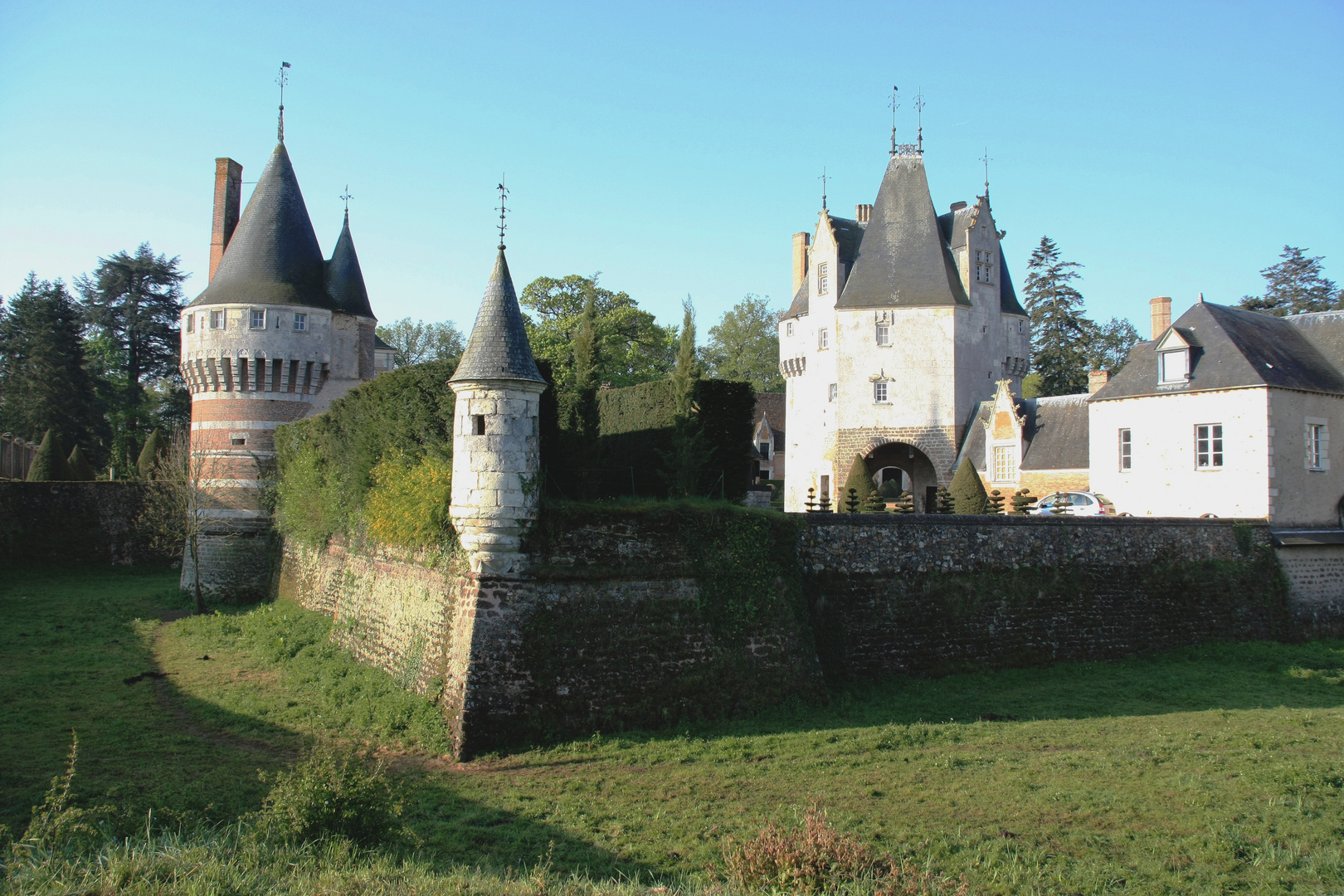 Le Ch teau de Fraz  dans le Perche  photo et image 