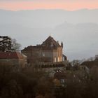 Le château de Frontenay au soleil couchant - Jura