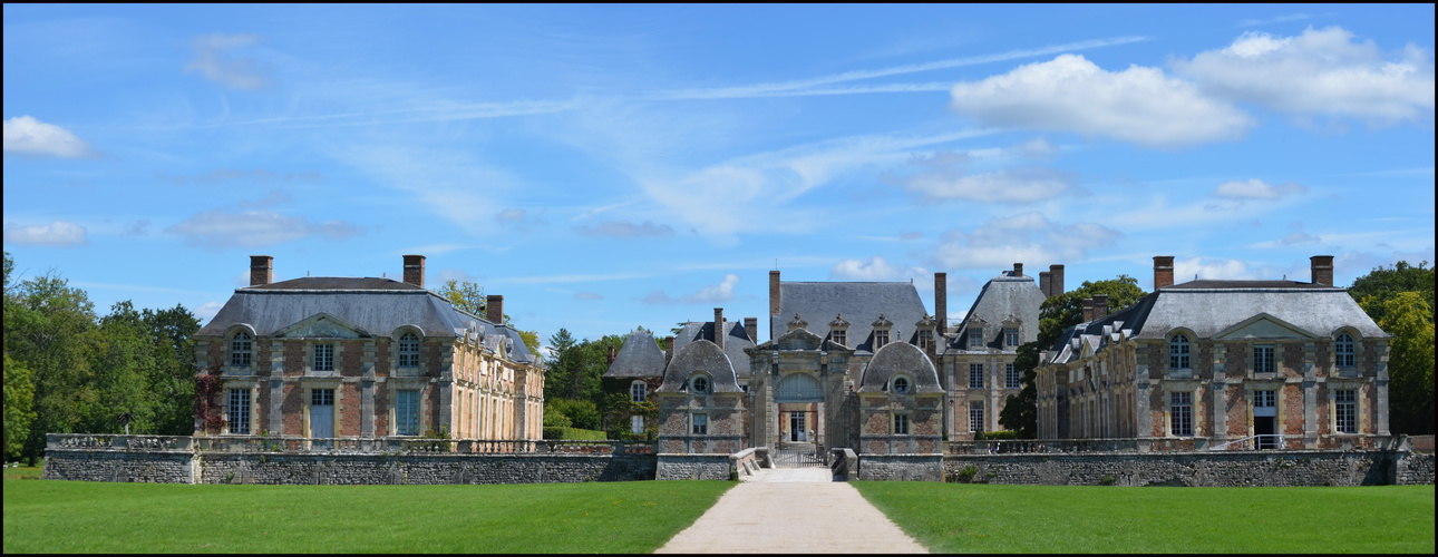 Le château de la Ferté Saint Aubin