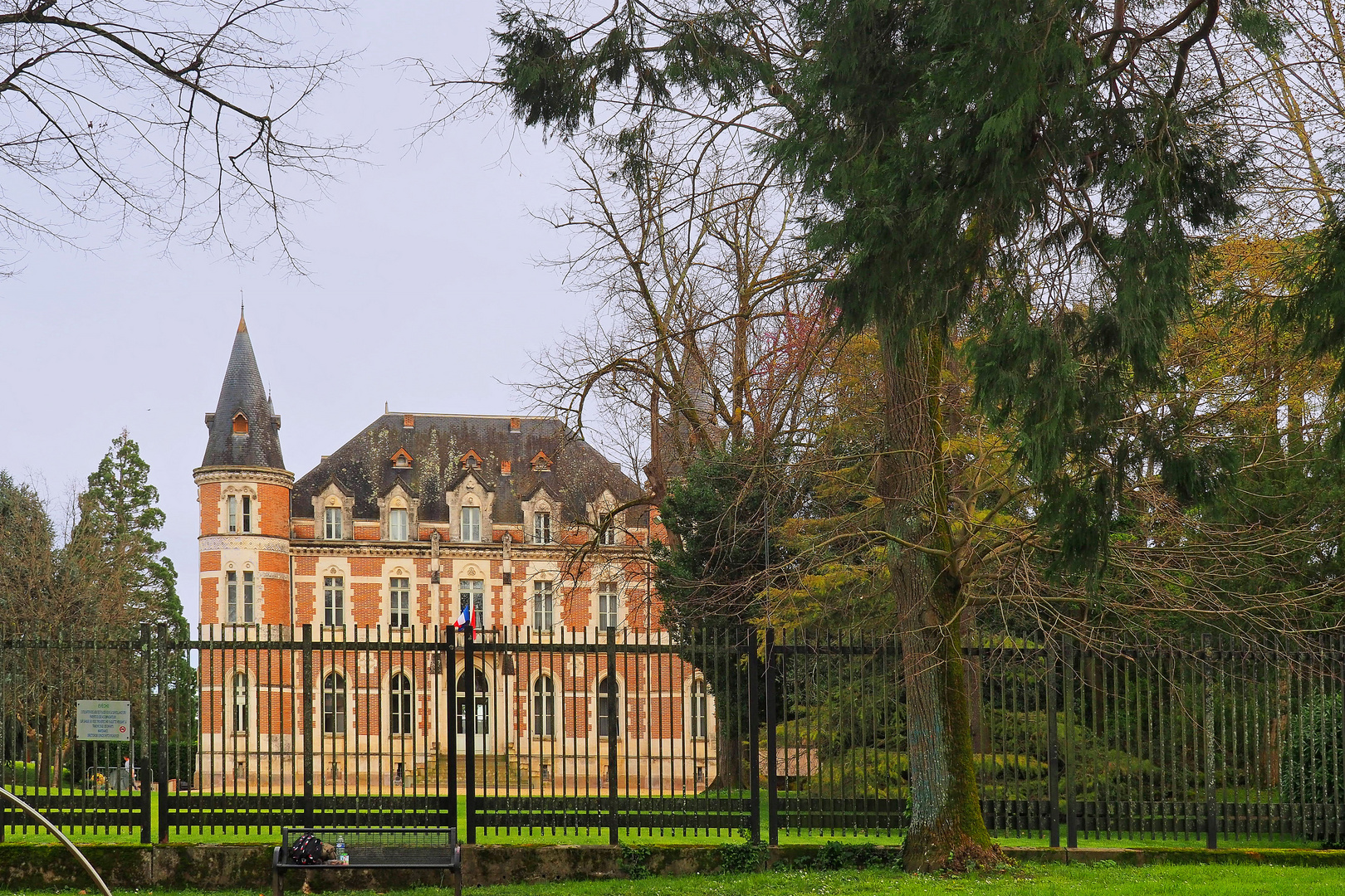 Le Château de Montauriol vu du Parc de l’Evêché