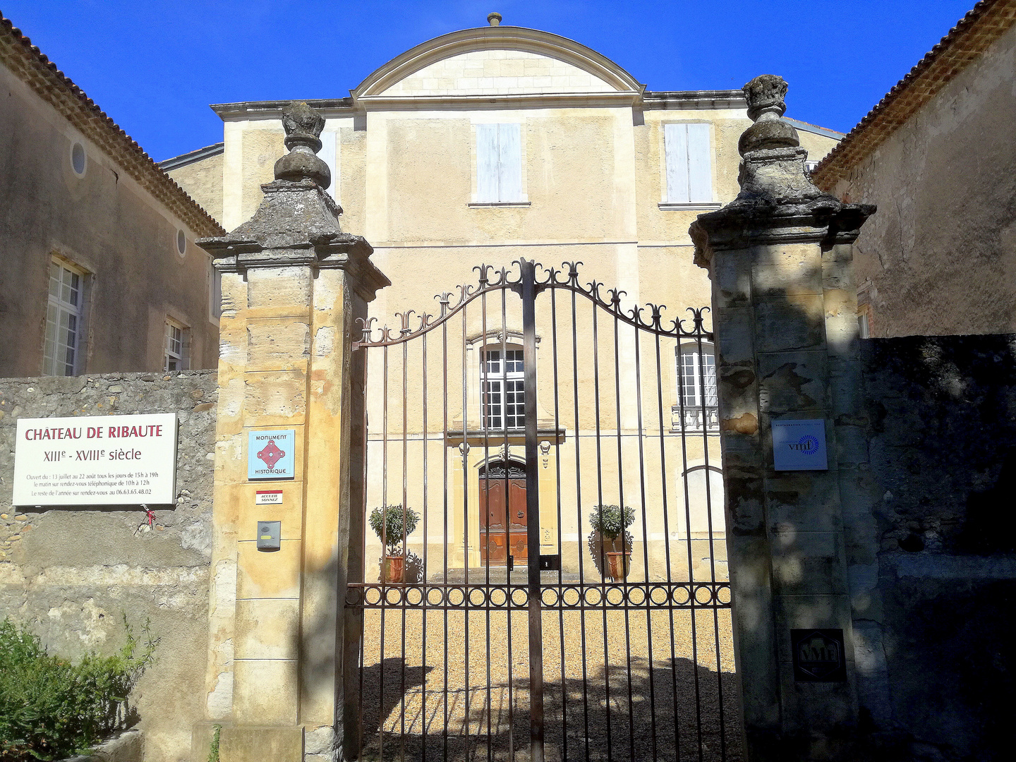 Le château de Ribaute les Tavernes, Gard