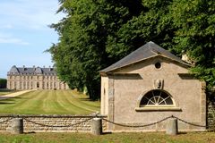 " Le Château de Saint Pierre Eglise " Vu du pavillon d'entrée droite.