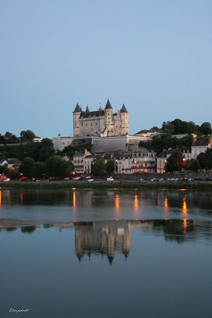 Le château de Saumur (vu de l'autre rive de la Loire) 