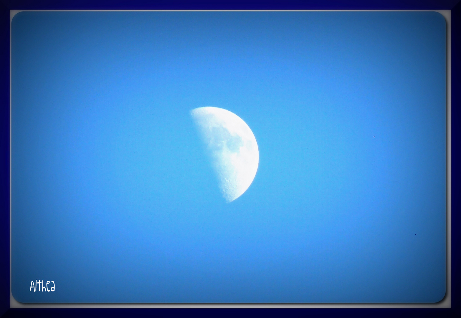 Le ciel bleu a rendez vous avec la Lune