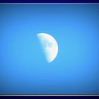 Le ciel bleu a rendez vous avec la Lune