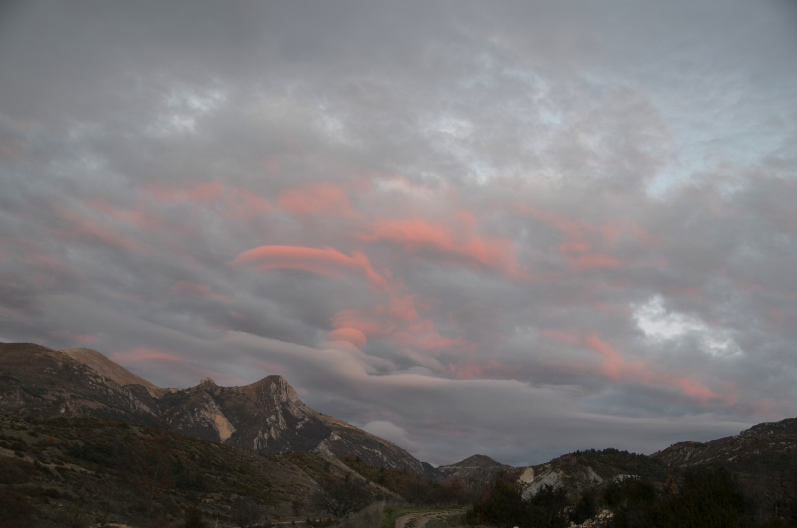 * le ciel nous offre un spectacle  2 *