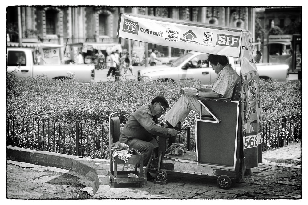 Le cireur de chaussures*