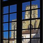 Le clocher de la Cathédrale de Lectoure vu d’une fenêtre de l’Hôtel de ville