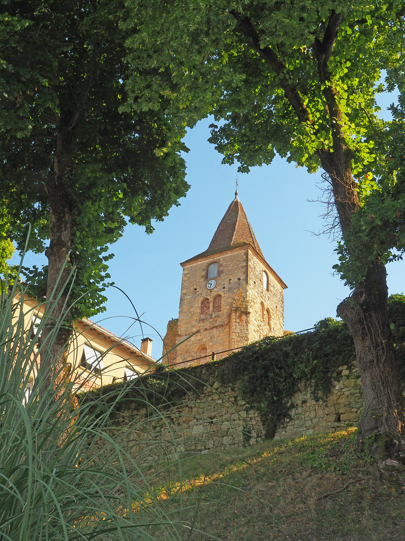 Le clocher de l’Eglise Saint-Michel de Lavardens