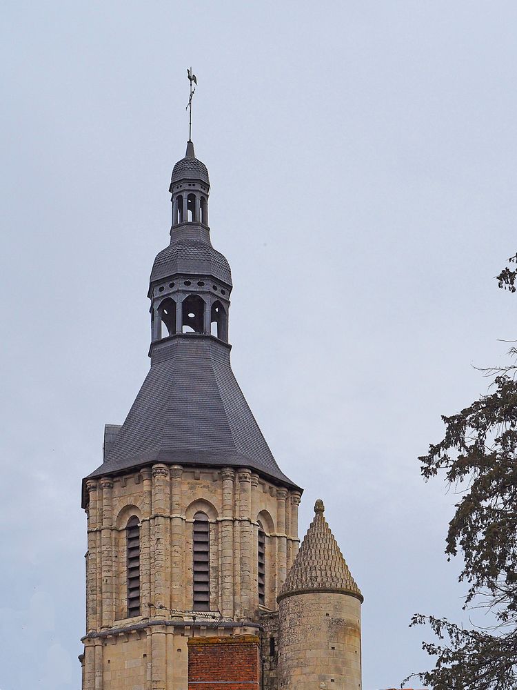 Le clocher de l’Eglise Saint-Nicolas