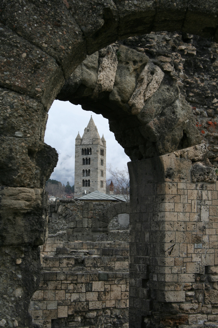 Le clocher de Saint-Ours