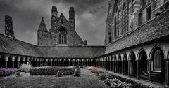 Le cloitre du mont saint Michel