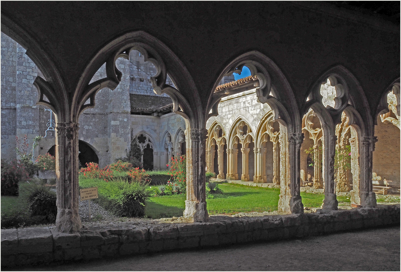 Le cloître de la Romieu (XIVème)  --  Gers