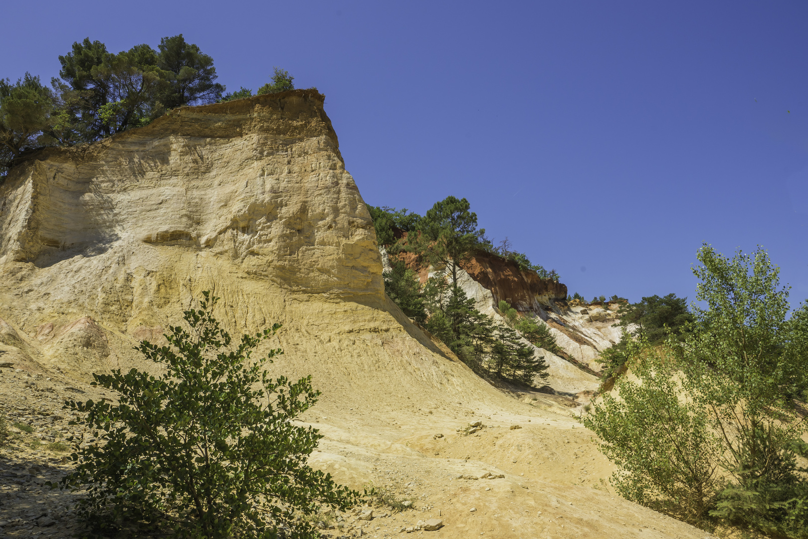 Le Colorado provencal - III