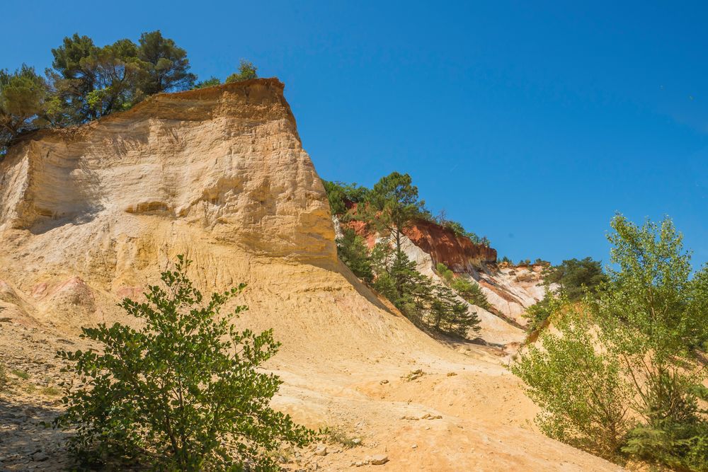 Le Colorado provencal - III