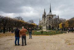 Île de la Cité - Square Jean XXIII - Notre Dame