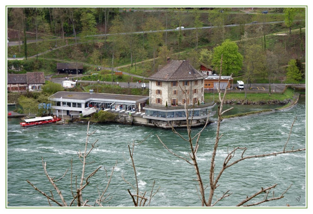 le départ en bateau pour les chutes du Rhin