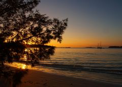 Île des Pins - Coucher de soleil sur la baie de Kuto