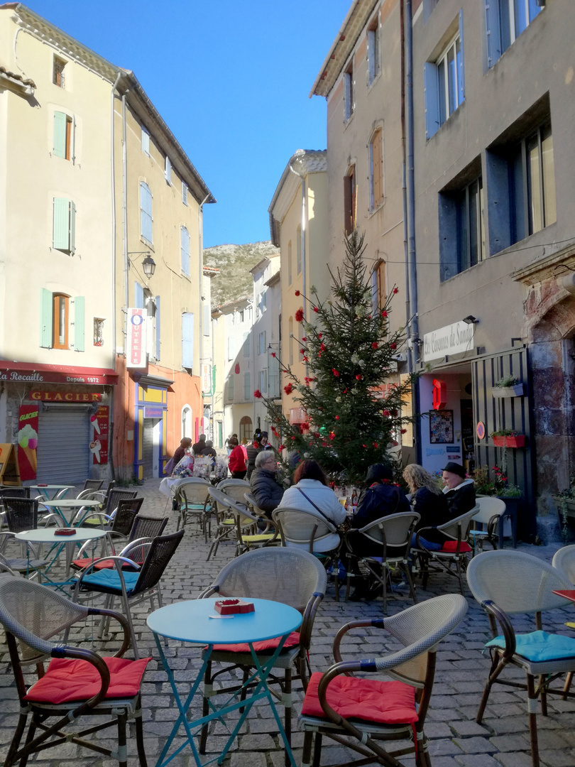 Le dimanche à Anduze, Gard ...