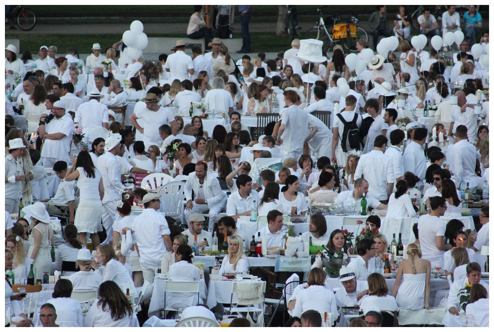 Le Diner En Blanc (3) ---