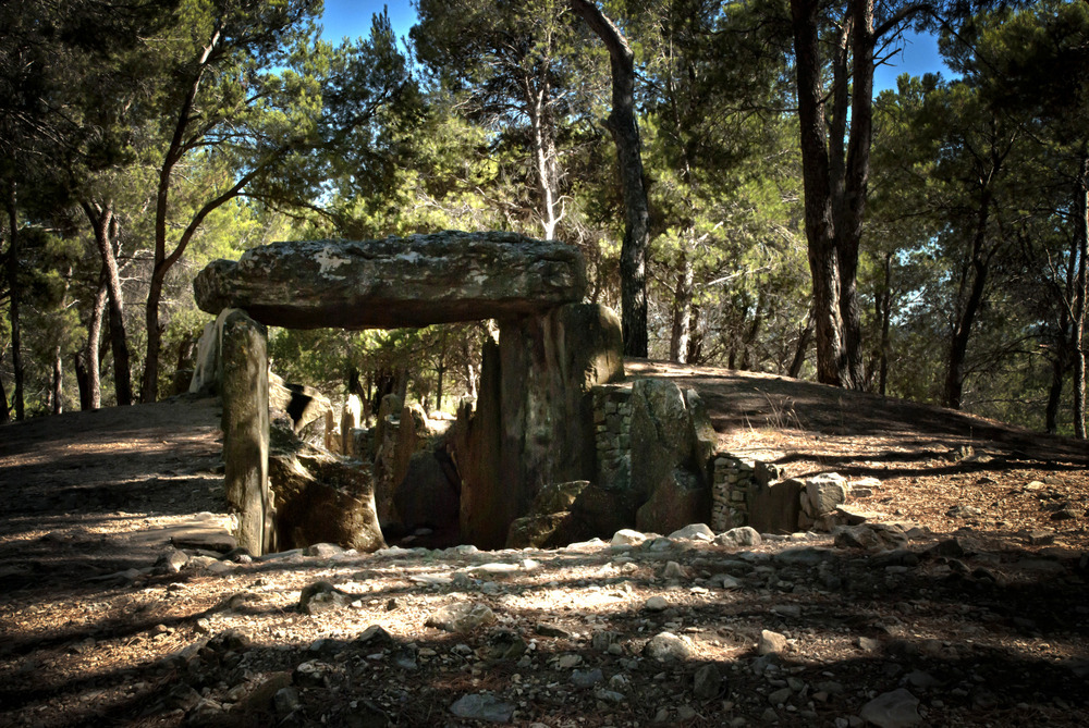 Le Dolmen des Fades - Pépieux - Aude