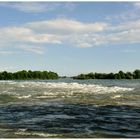 Le fleuve St Laurent aux rapides de  Lachine à Lasalle près de Montréal