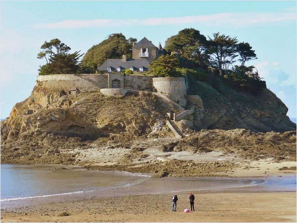 le fort de l'anse Du Guesclin