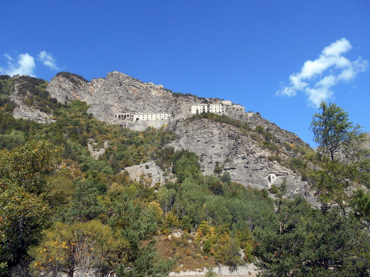 Le fort de Tournoux, un ouvrage défensif de la haute vallée de l'Ubaye (04)