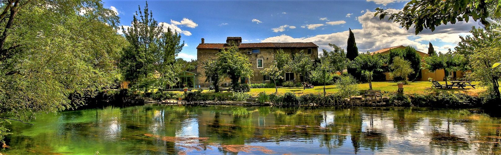 LE GITE AU BORD DE L'EAU