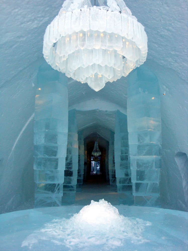 Le hall d'entrée de l'Hôtel de Glace en 2009. Laponie, Suède.