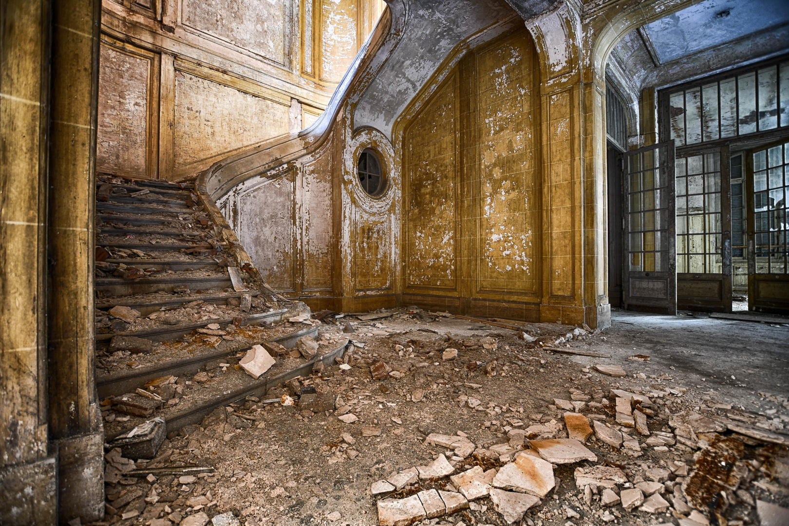 le halle et L'escalier