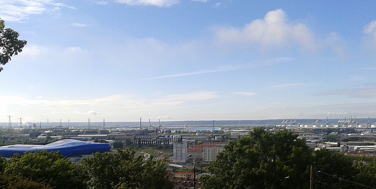 LE HAVRE vu de la rue Salvador Allende ( 2 - Ville haute)