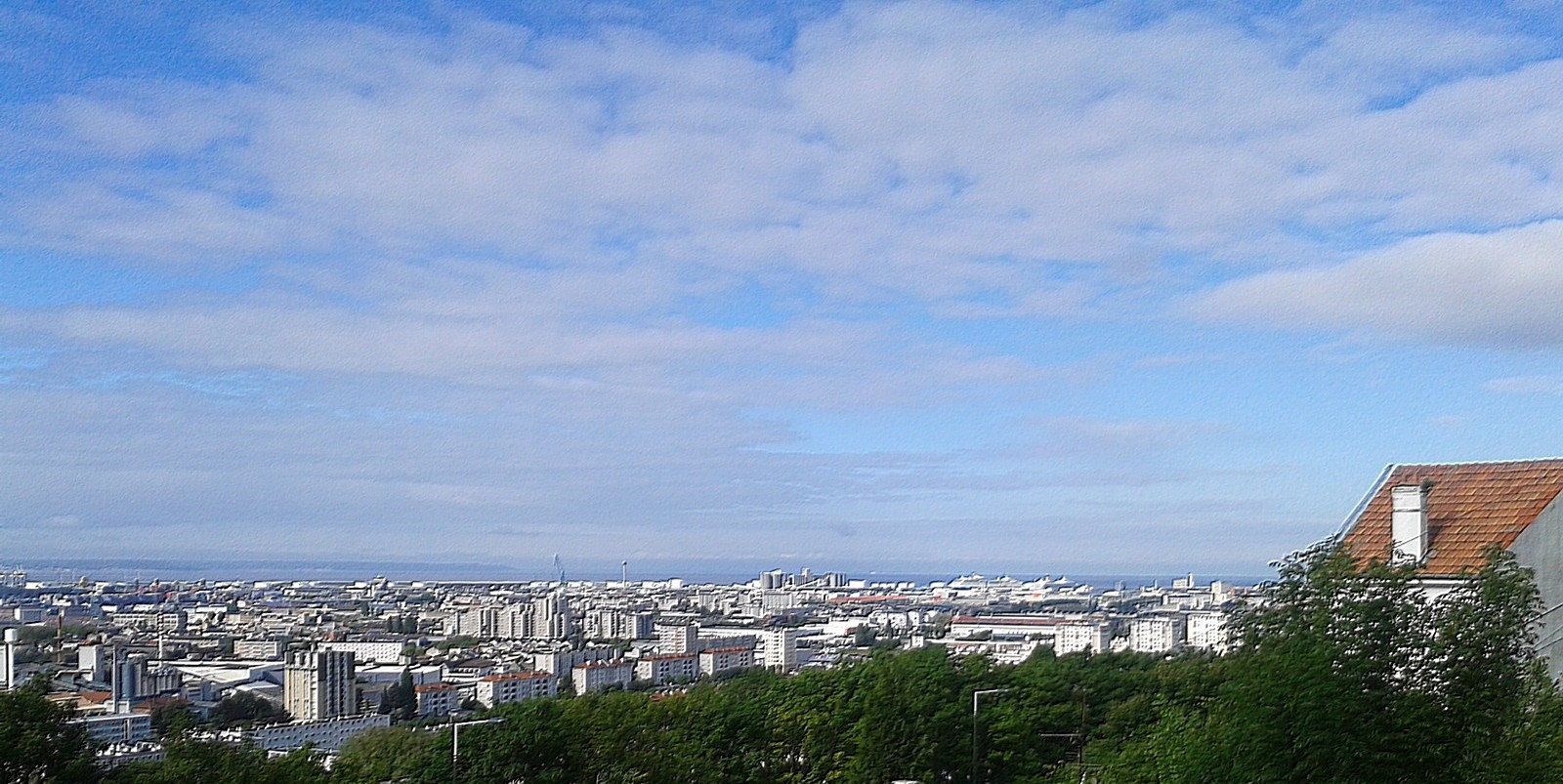 LE HAVRE vu de la rue Salvador Allende (Ville haute)